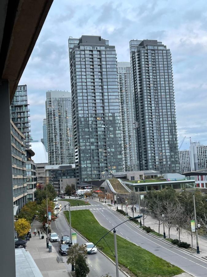 Cozy Open Concept 2Br 2Bath W/Parking -Jays/Cn Apartment Toronto Exterior photo