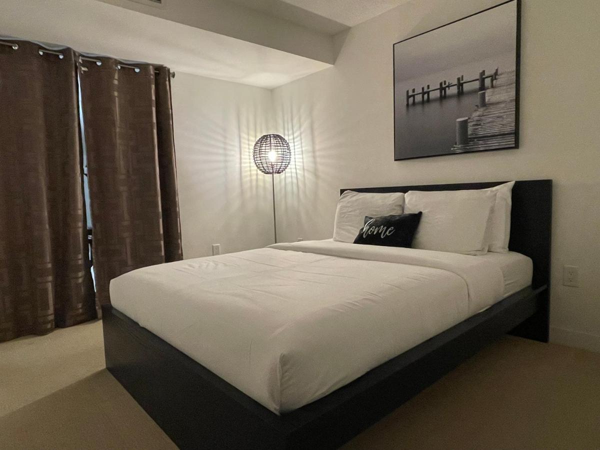 Cozy Open Concept 2Br 2Bath W/Parking -Jays/Cn Apartment Toronto Exterior photo
